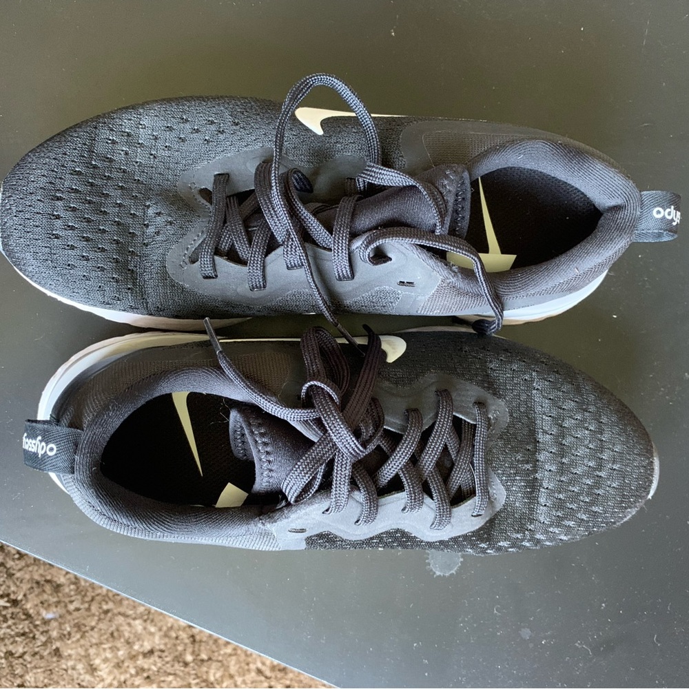 Womens size 8 Nike running shoes